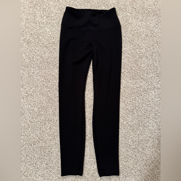 2 pair of runway leggings from WHBM - Picture 4 of 5